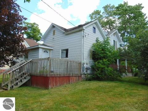 321 N Maple St, Ithaca, MI 48847 photo 4