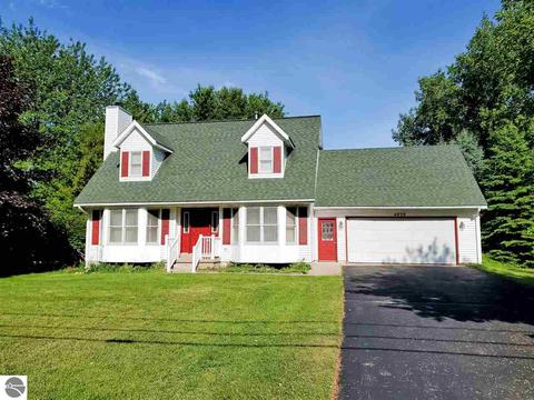 6820 E Harbor Dr, Elk Rapids, MI 49629 photo 2