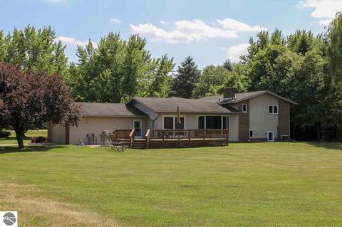 1701 E River Rd, Mount Pleasant, MI 48858 photo 4