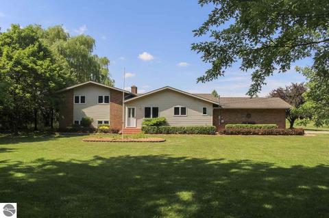 1701 E River Rd, Mount Pleasant, MI 48858 photo 1