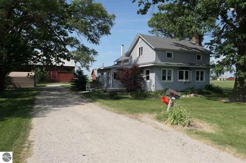2877 E Washington Rd, Ithaca, MI 48847 photo 1