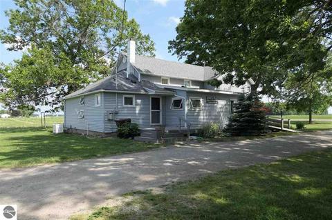 2877 E Washington Rd, Ithaca, MI 48847 photo 2
