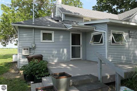 2877 E Washington Rd, Ithaca, MI 48847 photo 5