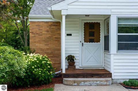 1108 E Andre, Mount Pleasant, MI 48858 photo 3