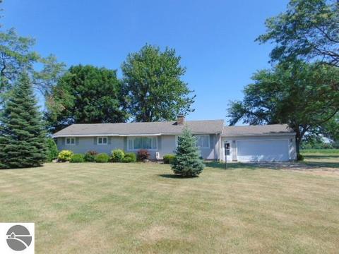 2655 E Buchanan Rd, Ithaca, MI 48847 photo 1