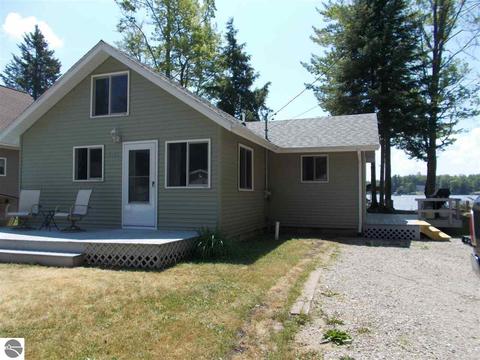 3586 South St, Lupton, MI 48635 photo 1