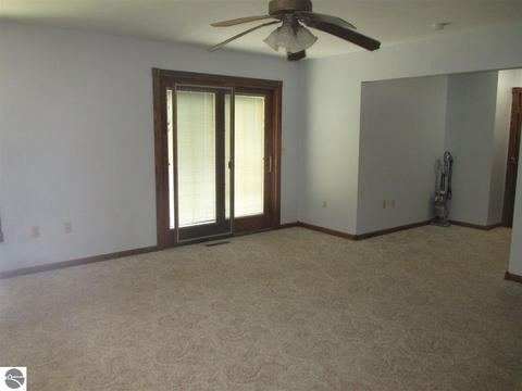 339 Schoolcrest Dr, Shepherd, MI 48883 photo 18