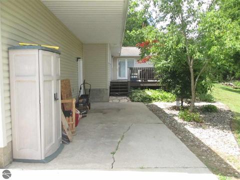 339 Schoolcrest Dr, Shepherd, MI 48883 photo 32