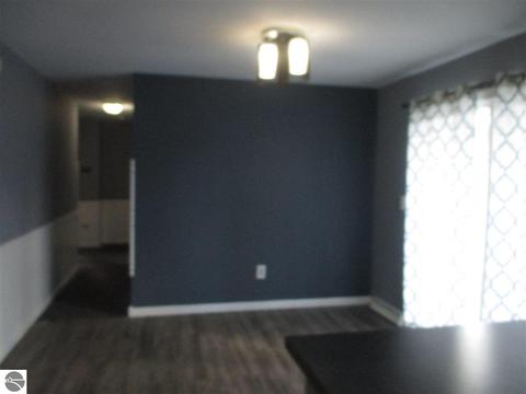 339 Schoolcrest Dr, Shepherd, MI 48883 photo 10