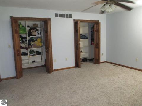 339 Schoolcrest Dr, Shepherd, MI 48883 photo 20