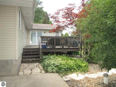339 Schoolcrest Dr, Shepherd, MI 48883 photo 33