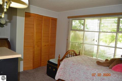 17062 Fourth St, Arcadia, MI 49613 photo 15