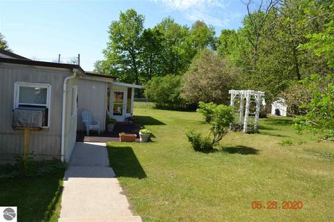 17062 Fourth St, Arcadia, MI 49613 photo 7