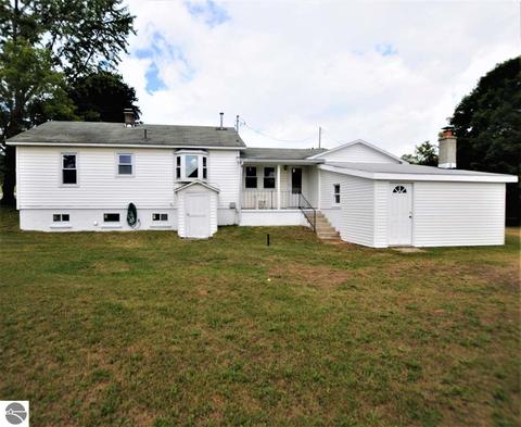 715 State St, Manton, MI 49663 photo 3