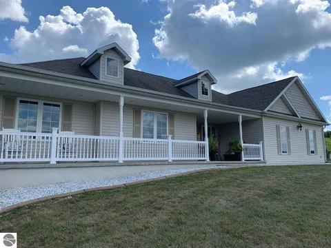 2670 E Blanchard Rd, Shepherd, MI 48883 photo 4