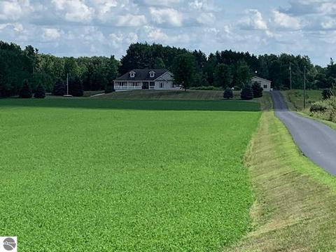 2670 E Blanchard Rd, Shepherd, MI 48883 photo 1