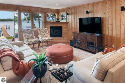 4089 Euclid Ave, Interlochen, MI 49643 photo 4