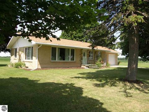 990 S Barry Rd, Ithaca, MI 48847 photo 1