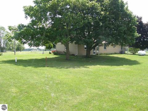 990 S Barry Rd, Ithaca, MI 48847 photo 7