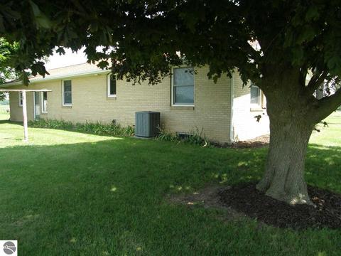 990 S Barry Rd, Ithaca, MI 48847 photo 6