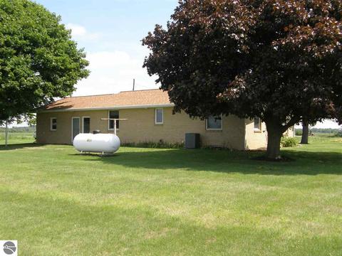 990 S Barry Rd, Ithaca, MI 48847 photo 5