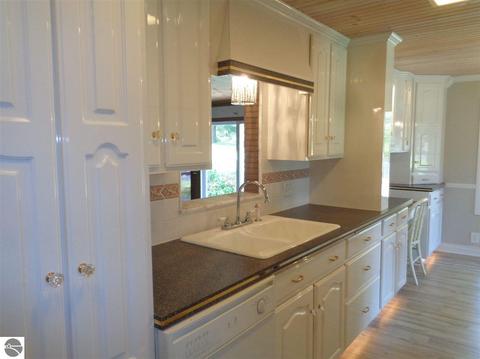 2153 Pine River Rd, Standish, MI 48658 photo 3