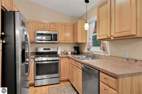 10925 E Dylan Dr, Interlochen, MI 49643 photo 6
