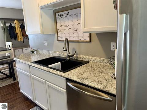 6037 Cedar Dr, Cadillac, MI 49601 photo 23