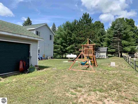 6037 Cedar Dr, Cadillac, MI 49601 photo 39