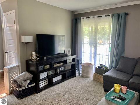 6037 Cedar Dr, Cadillac, MI 49601 photo 10