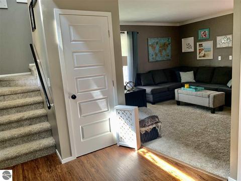 6037 Cedar Dr, Cadillac, MI 49601 photo 9