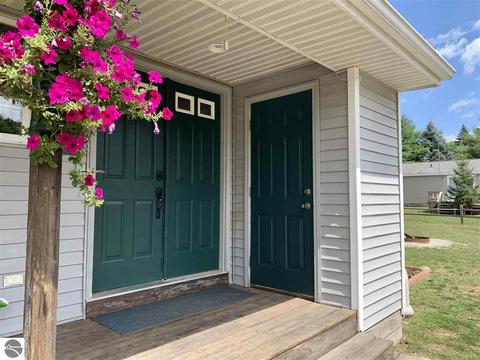6037 Cedar Dr, Cadillac, MI 49601 photo 6