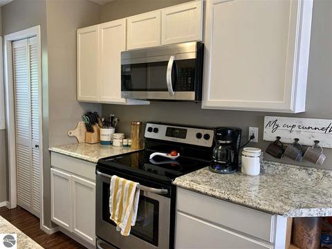 6037 Cedar Dr, Cadillac, MI 49601 photo 21