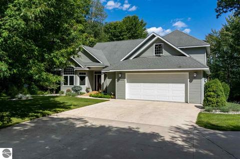 3644 Pine Tree Dr, Weidman, MI 48893 photo 2