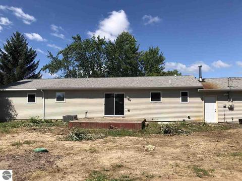 5617 S Shepherd Rd, Shepherd, MI 48883 photo 3