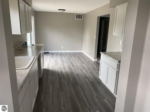 5617 S Shepherd Rd, Shepherd, MI 48883 photo 5