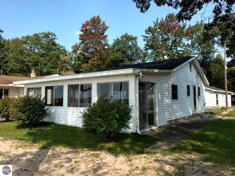 4106 E Michigan Ave, Au Gres, MI 48703 photo 1