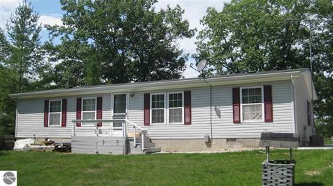 3570 Lakeshore Dr, Lupton, MI 48635 photo 3