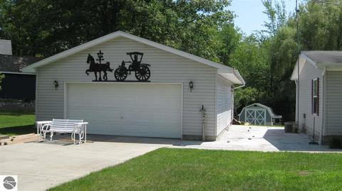 3570 Lakeshore Dr, Lupton, MI 48635 photo 2