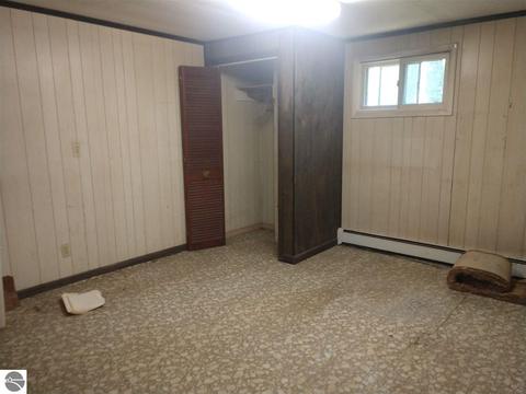958 N Sanford Ave, Au Gres, MI 48703 photo 12