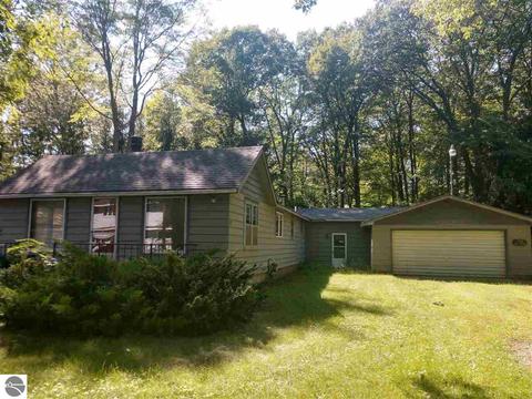 958 N Sanford Ave, Au Gres, MI 48703 photo 1