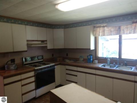 958 N Sanford Ave, Au Gres, MI 48703 photo 16