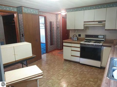 958 N Sanford Ave, Au Gres, MI 48703 photo 19