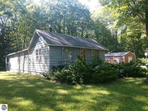 958 N Sanford Ave, Au Gres, MI 48703 photo 5