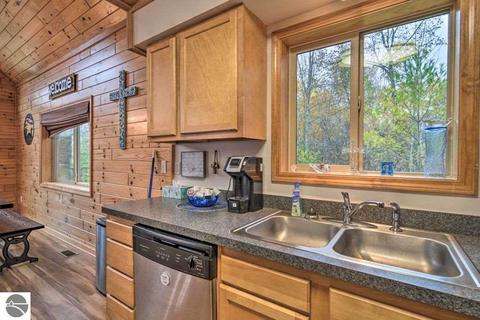 5332 King Arthurs Ct, Gladwin, MI 48624 photo 18