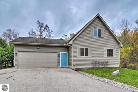 5332 King Arthurs Ct, Gladwin, MI 48624 photo 4
