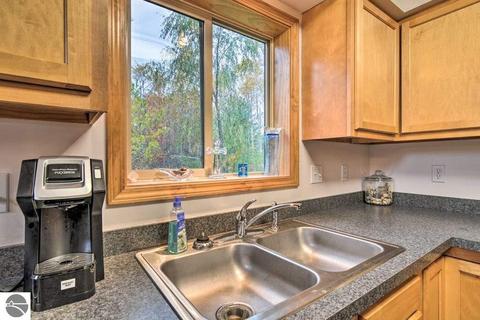 5332 King Arthurs Ct, Gladwin, MI 48624 photo 12