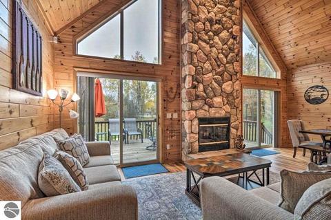 5332 King Arthurs Ct, Gladwin, MI 48624 photo 7