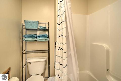 5332 King Arthurs Ct, Gladwin, MI 48624 photo 35