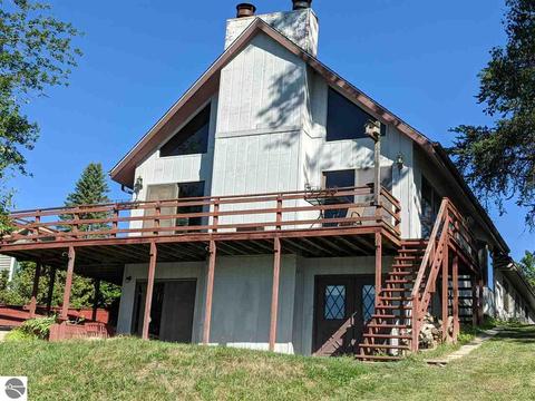 2932 E Lake Dr, Lupton, MI 48635 photo 1